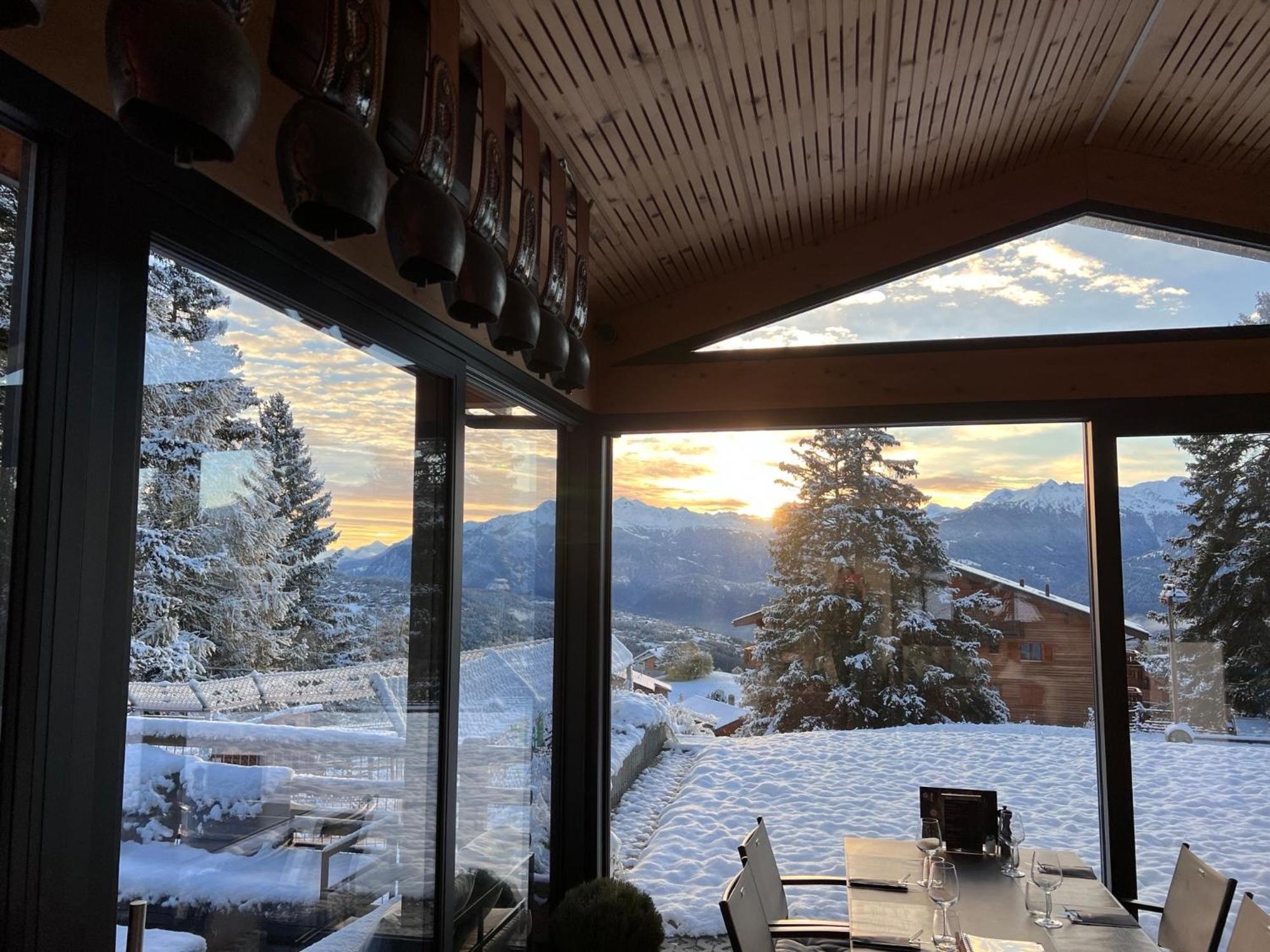 Hotel De Charme La Poste Anzère Esterno foto