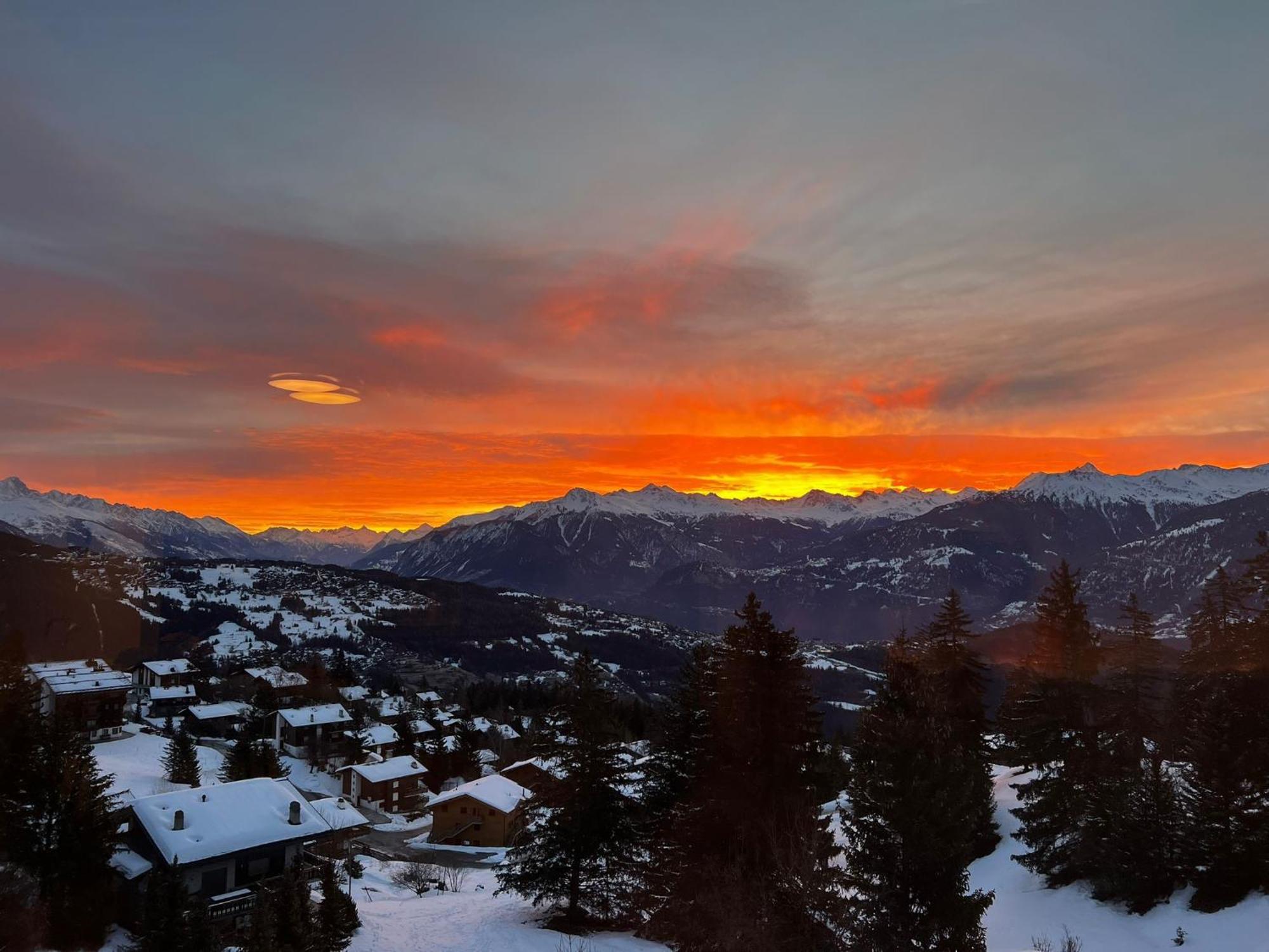 Hotel De Charme La Poste Anzère Esterno foto